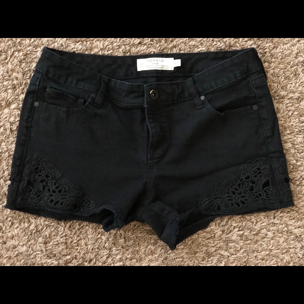 Torrid size 10 black jean shorts
